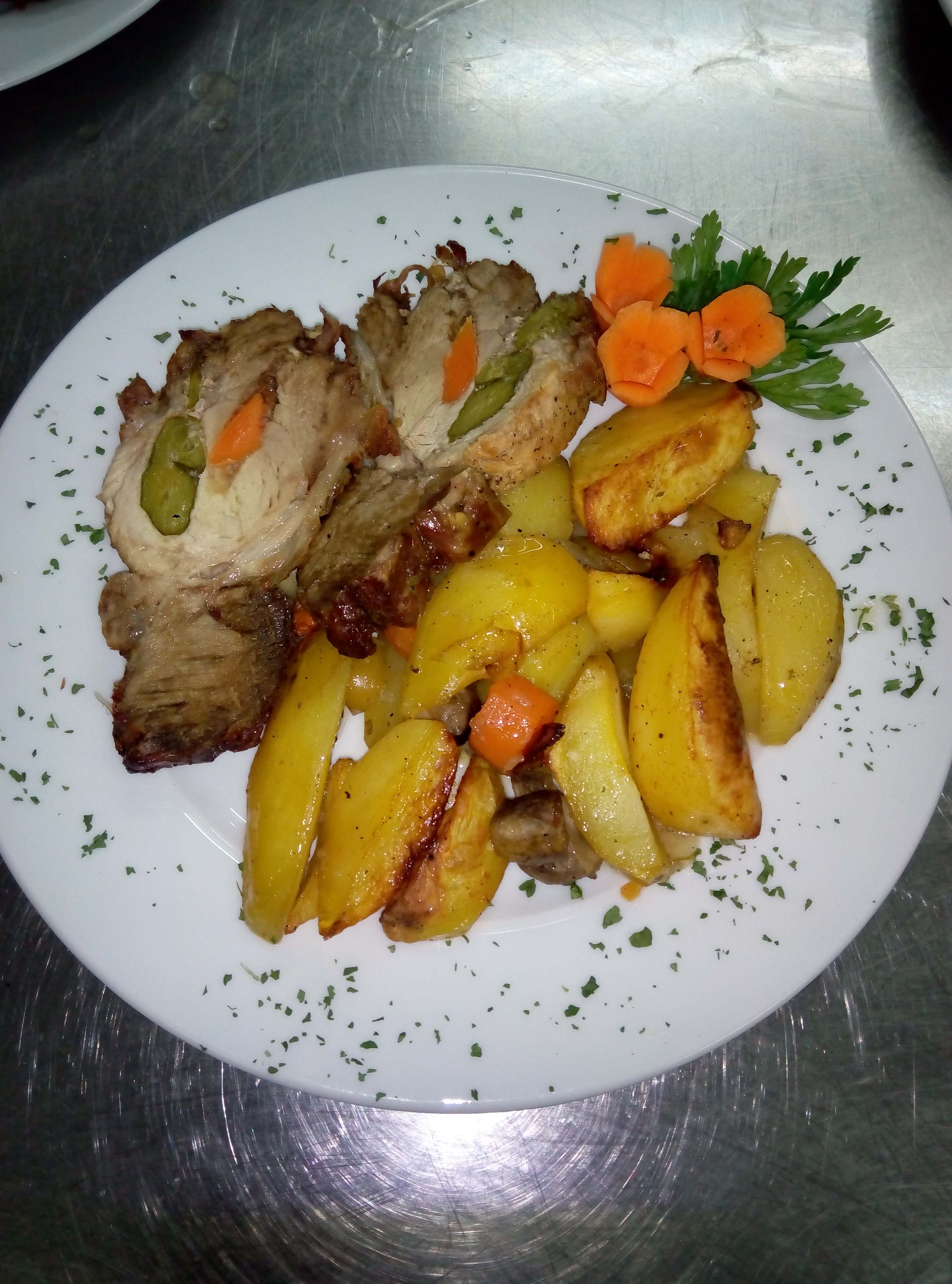 Spikovano_pecenje+peceni_krumpir